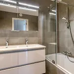 公寓 Luxurious In With Wifi