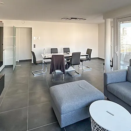 Апартаменты Luxurious In With Wifi