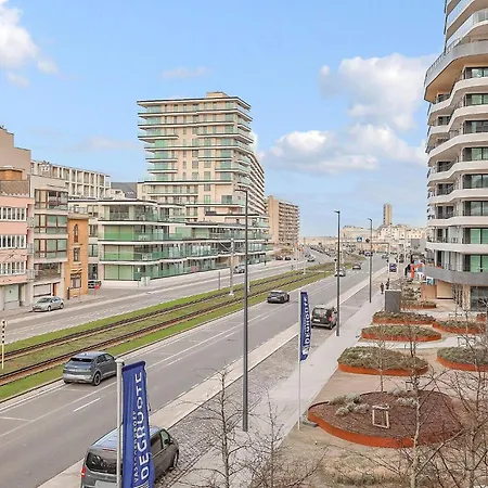 Апартаменты Luxurious In With Wifi *