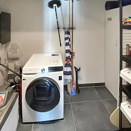 Апартаменты Luxurious In With Wifi